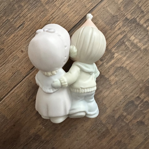 Precious Moments Sugar Town Figurine - Picture 2 of 3